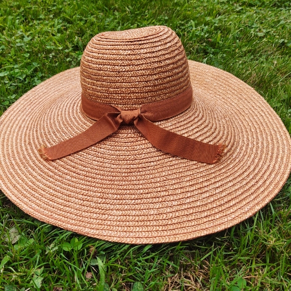 Vintage Oversized Straw Sun Hat- Made in Italy - Picture 3 of 7